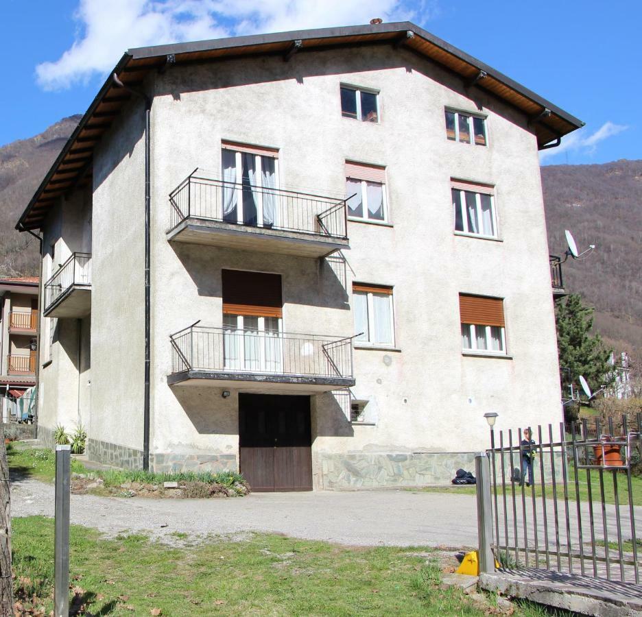 Casa Di Gianni Apartment Primaluna Екстериор снимка