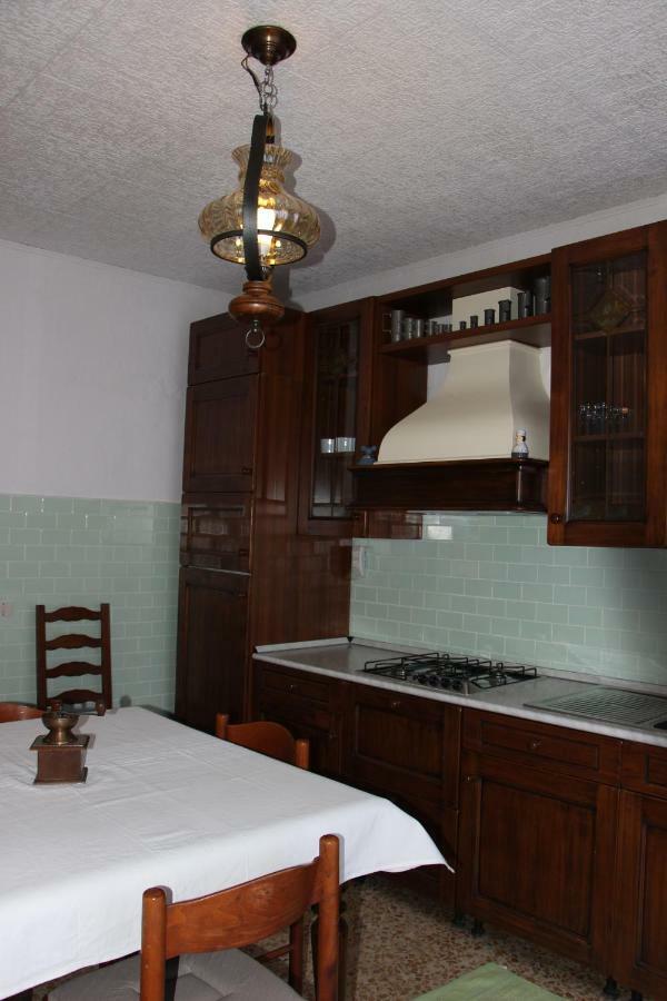 Casa Di Gianni Apartment Primaluna Екстериор снимка
